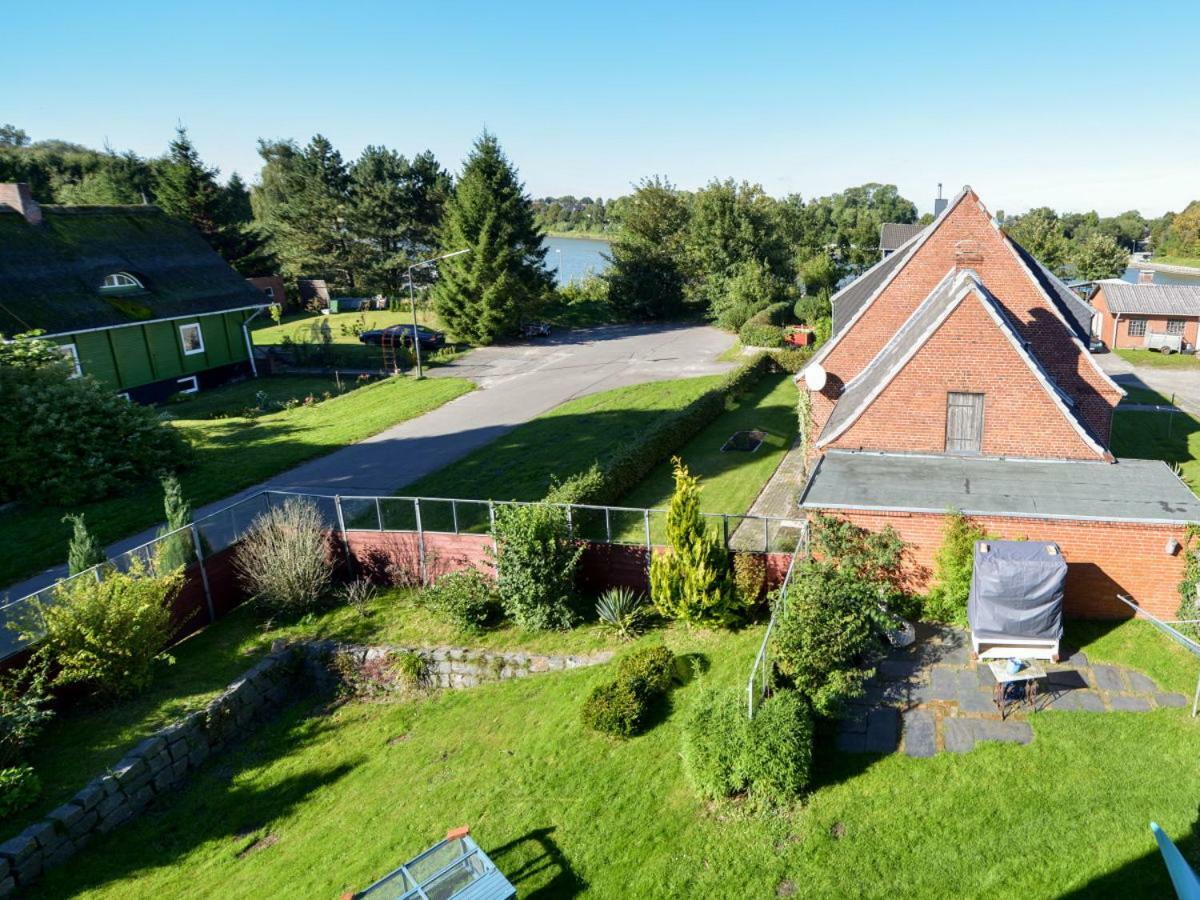 Kanalvilla - Urlaub Am Nord-Ostseekanal - Zwei Ferienwohnungen Im Angebot- Eine Im Dachgeschoss Und Eine Wohnung Mit Garten Sehestedt  Buitenkant foto