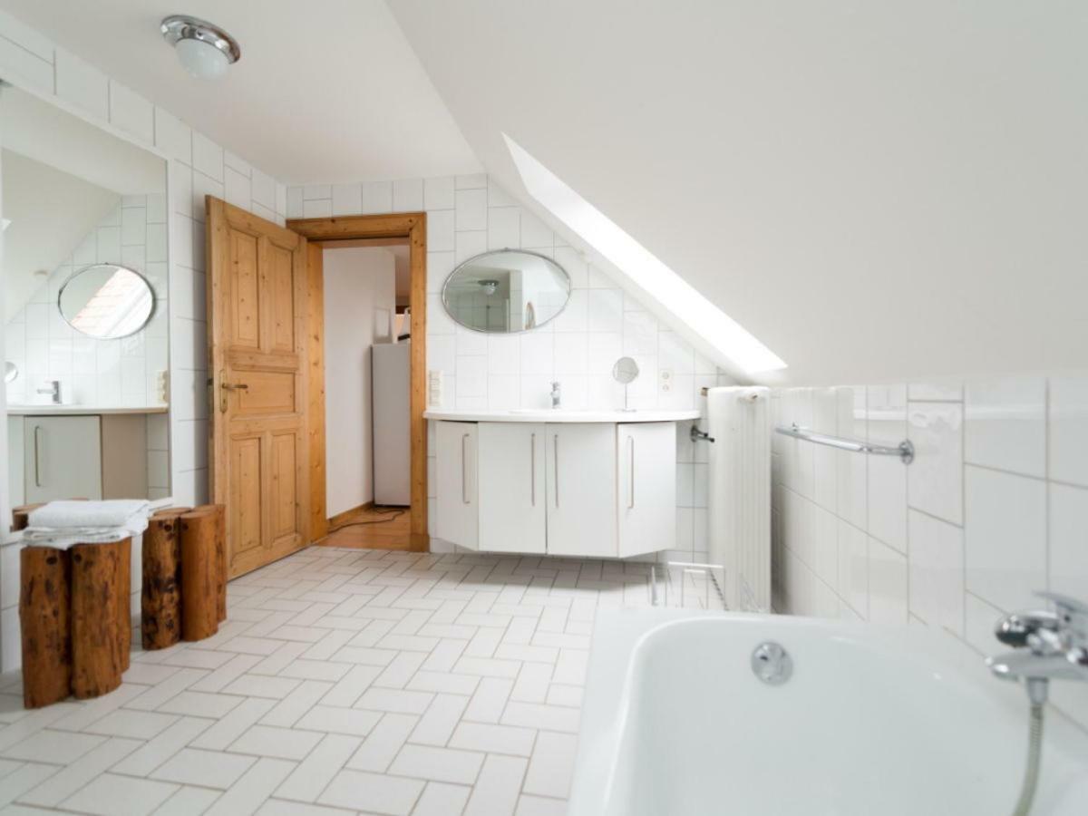 Kanalvilla - Urlaub Am Nord-Ostseekanal - Zwei Ferienwohnungen Im Angebot- Eine Im Dachgeschoss Und Eine Wohnung Mit Garten Sehestedt  Buitenkant foto